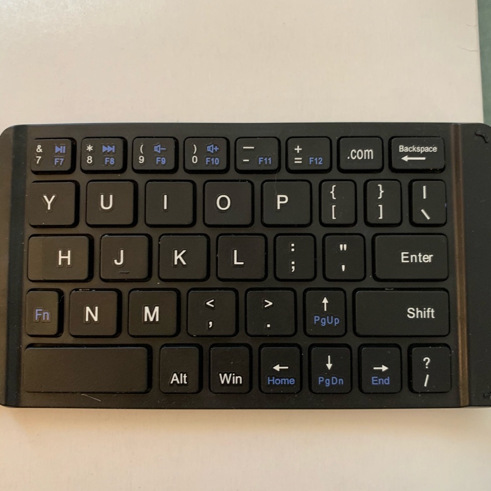 Wireless Bluetooth Keyboard - Picture 3 of 6